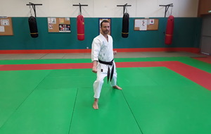 blocage bas (gedan baraï) vue de face