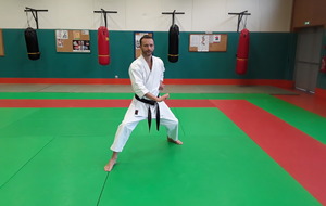 reculer jambe gauche, blocage idem