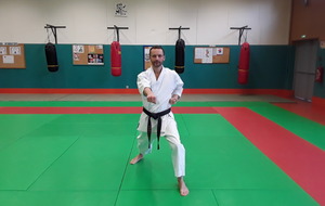 suivi gyaku (contraire) tsuki droit- KIAÏ