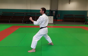 remise en garde poings fermés sur place