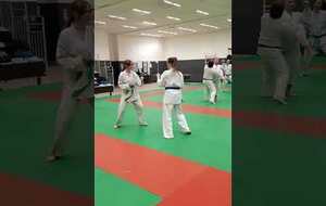 karaté- enchainement cadencé